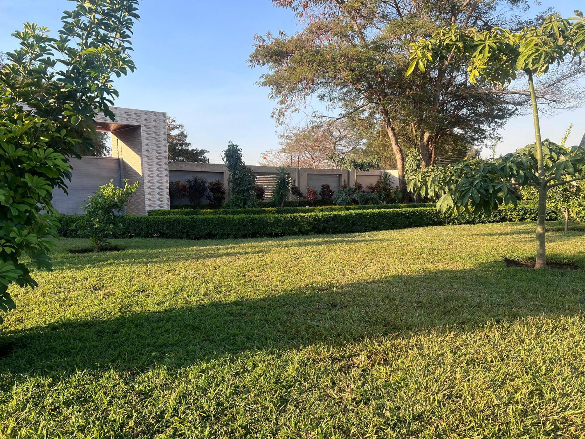 Kasbek Lodge And Tours Lusaka Extérieur photo
